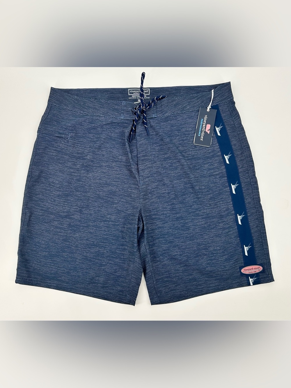 NWT Vineyard Vines performance heathered blue Board shorts swim size 38 9” ins